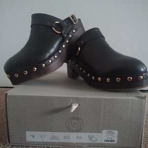 Urban outfitters leather Clog